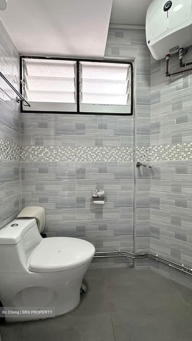 Blk 241 Jurong East Street 24 (Jurong East), HDB 3 Rooms #604908041